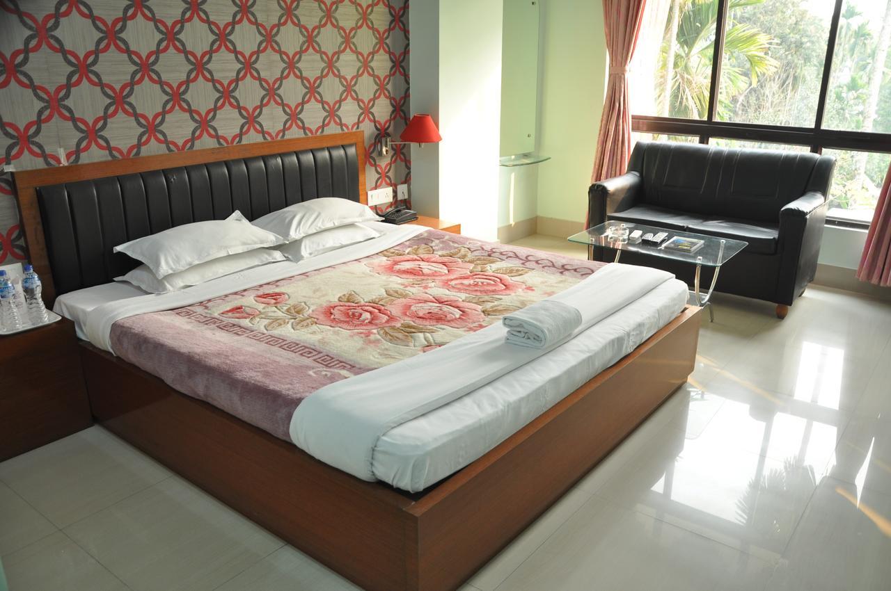 Hotel Dooars Mountain Alipur Duar Ngoại thất bức ảnh